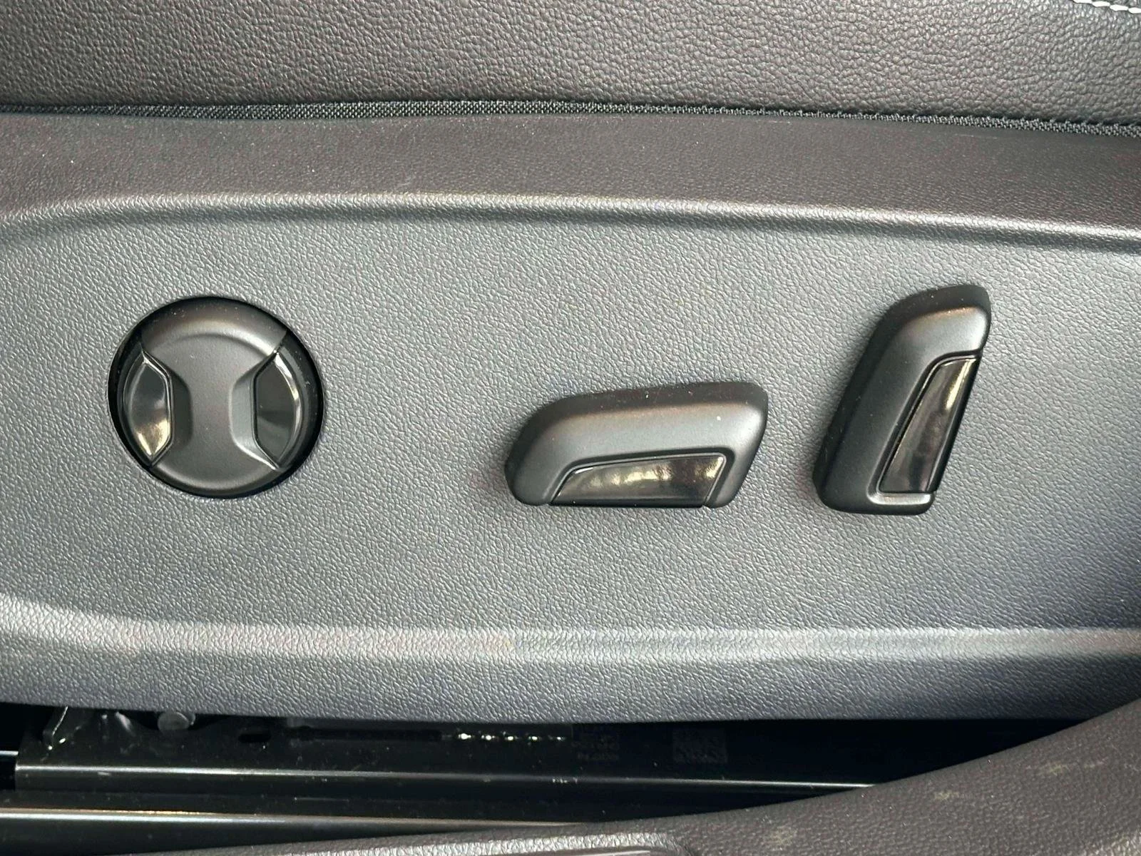 2025 Volkswagen Jetta SE - Photo 14