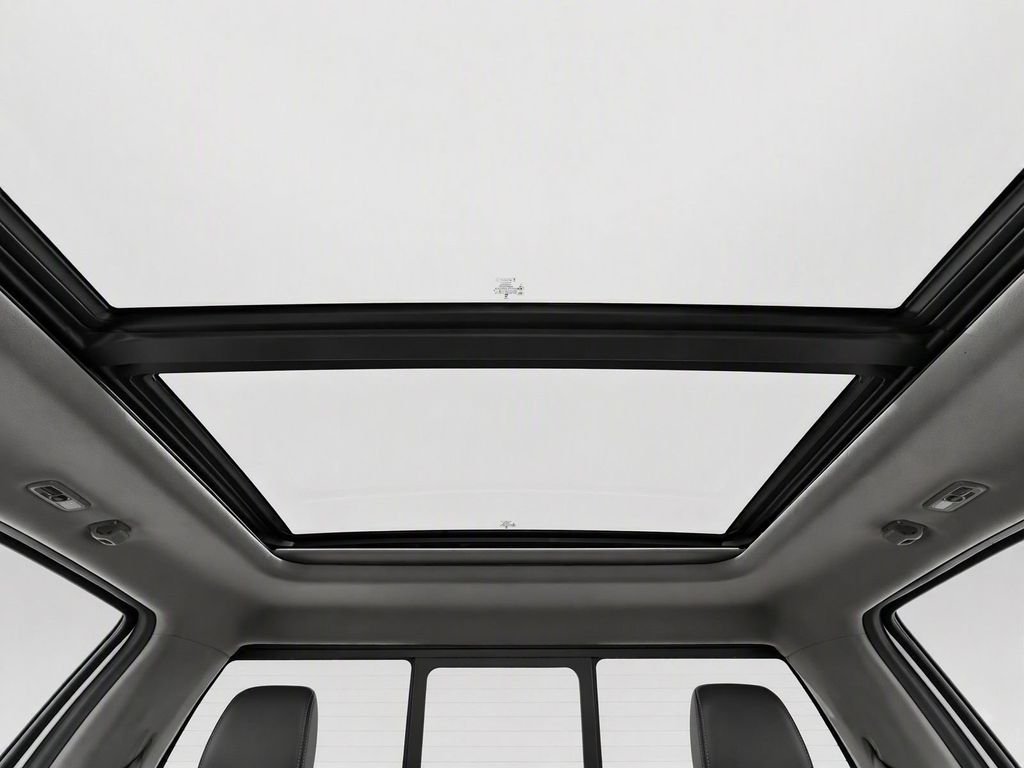 New 2026 Star White Metallic Tri-Coat Ford Platinum® image 20