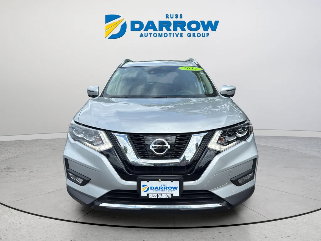 Used 2017 Silver Nissan SL image 28
