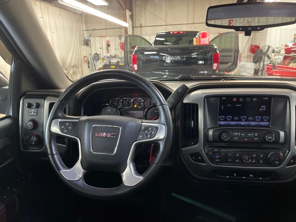 Used 2016 Silver GMC SLE image 17