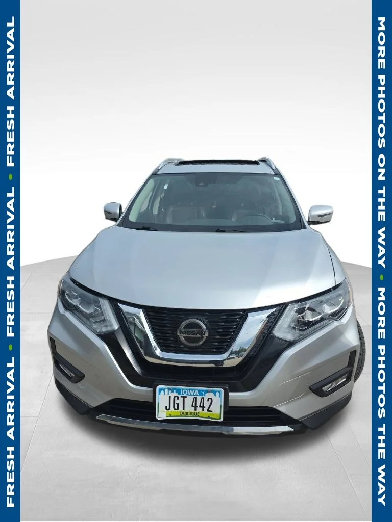 Used 2018 Silver Nissan SL image 1