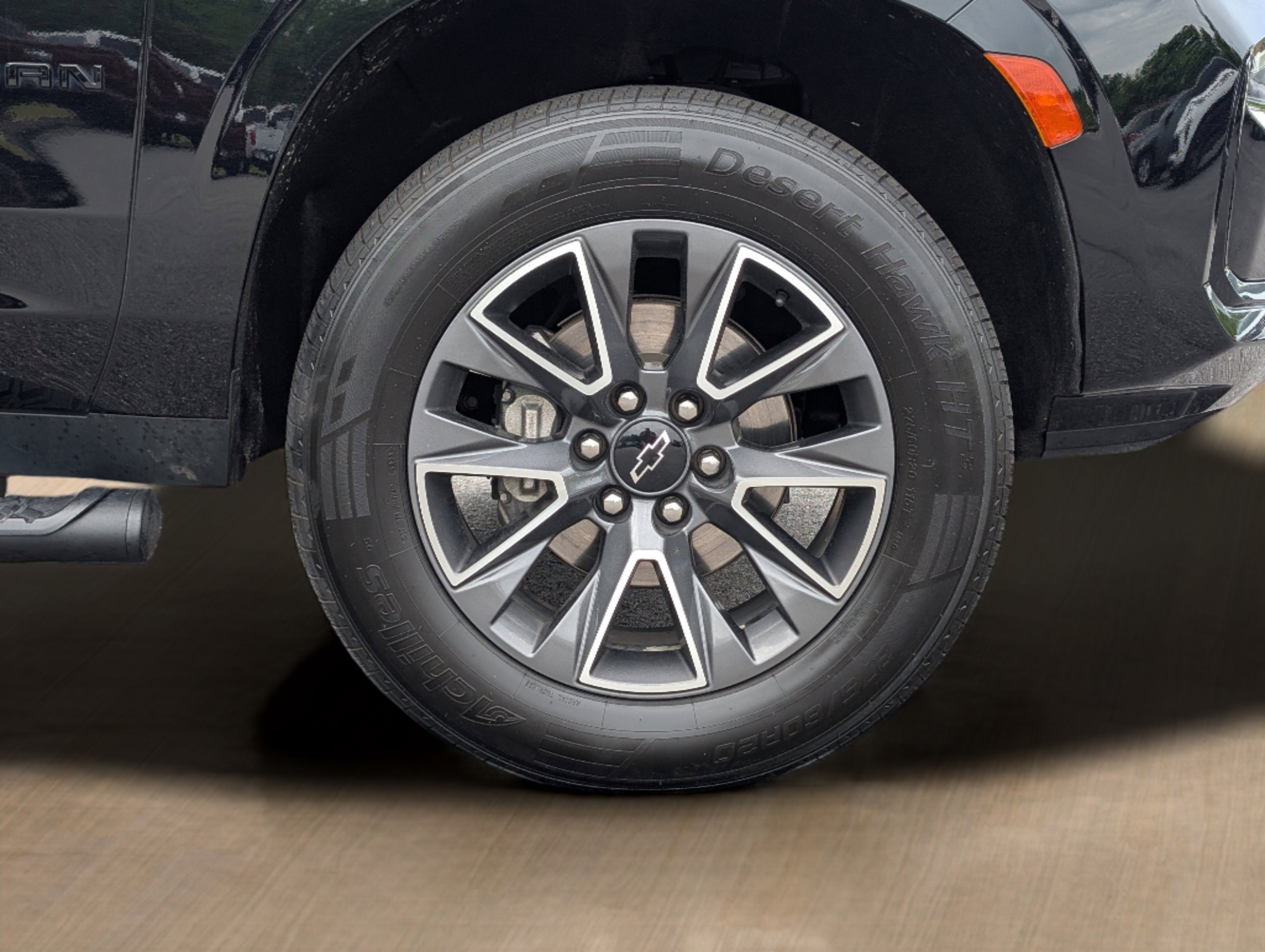 2023 Chevrolet Suburban Z71 - Photo 33