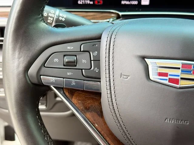 Used 2022 Crystal White Tricoat Cadillac Sport Platinum image 39