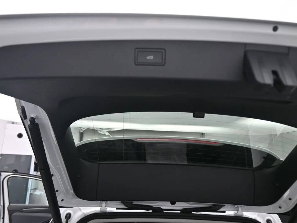 2026 Volkswagen Tiguan SE - Photo 42