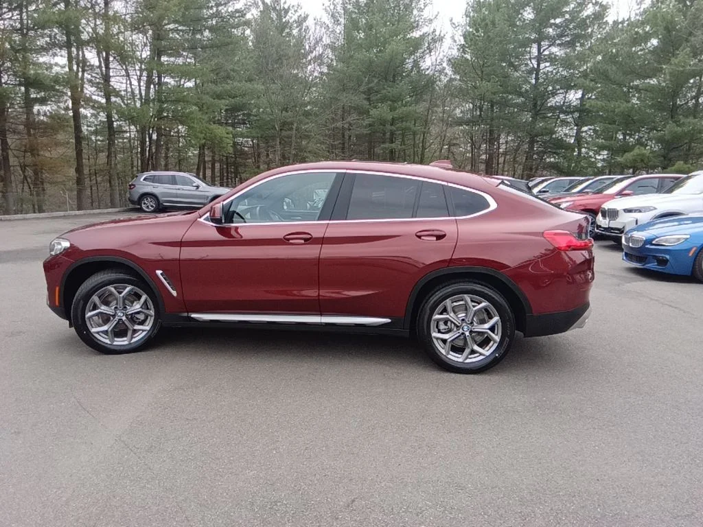 Certified Used 2025 Aventurin Red Metallic BMW xDrive30i image 4