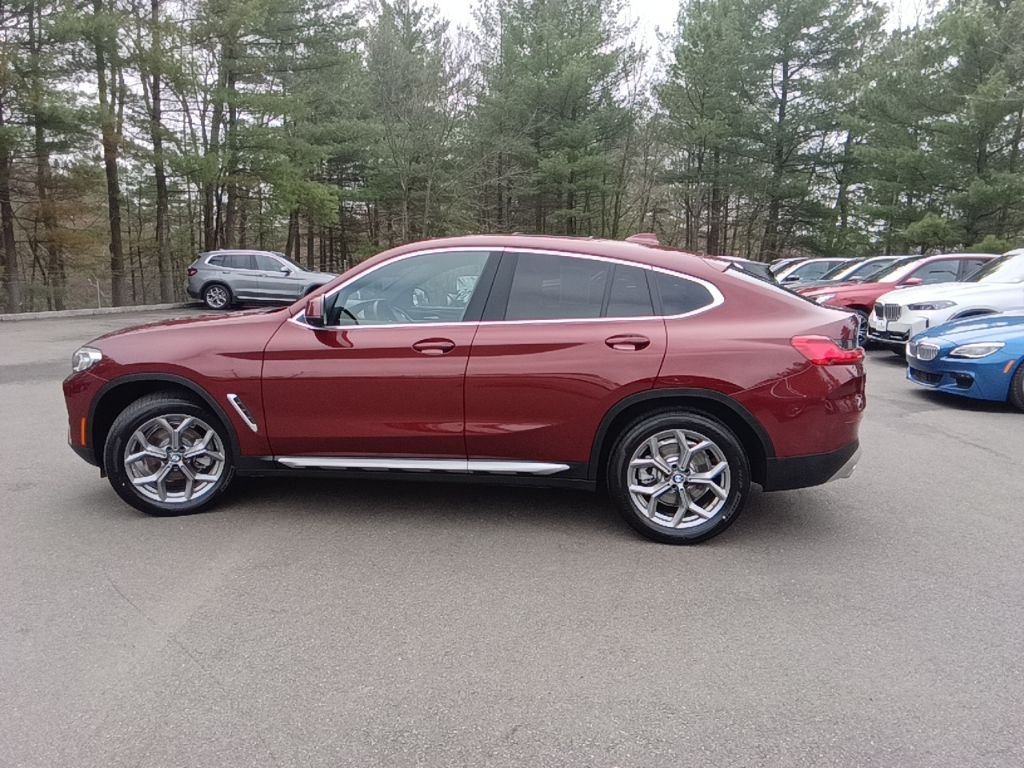 Used 2025 Aventurin Red Metallic BMW xDrive30i image 4