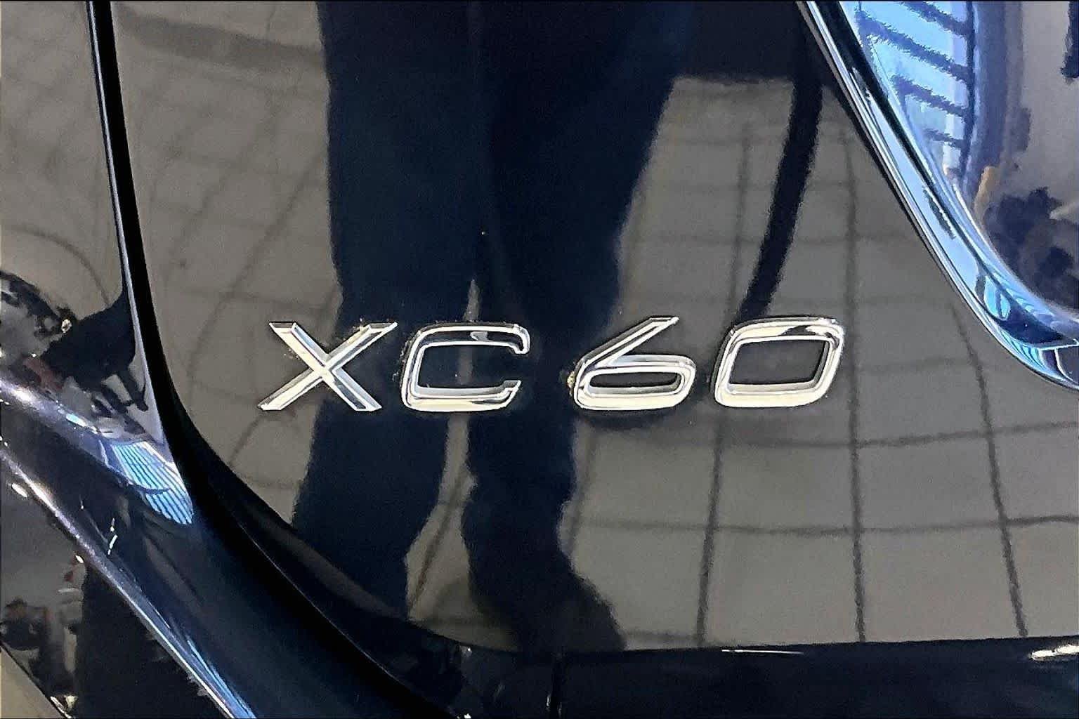 Used 2016 Magic Blue Metallic Volvo T6 Drive-E image 31