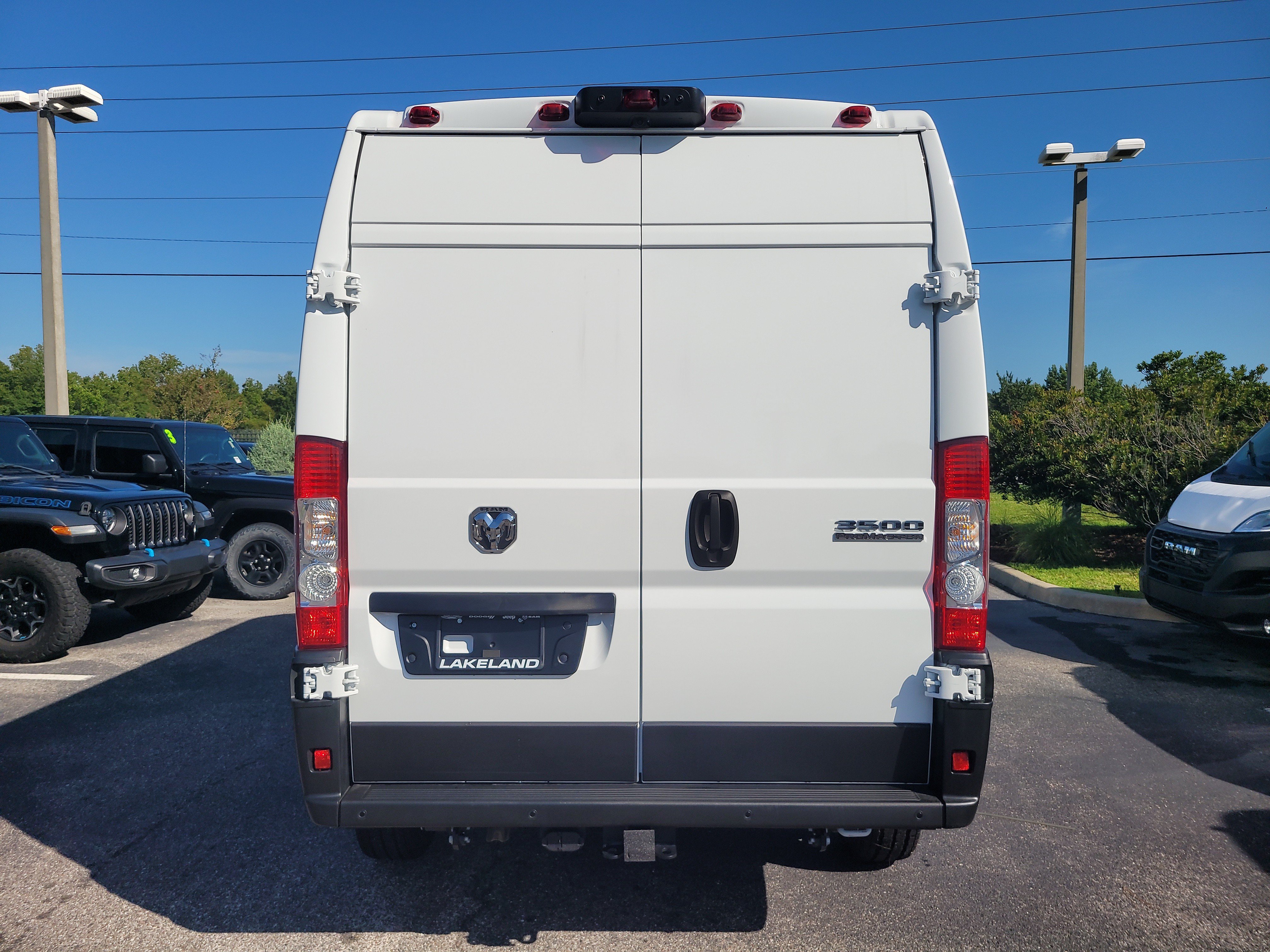 New 2026 Bright White Clear-Coat Exterior Paint RAM Tradesman image 8