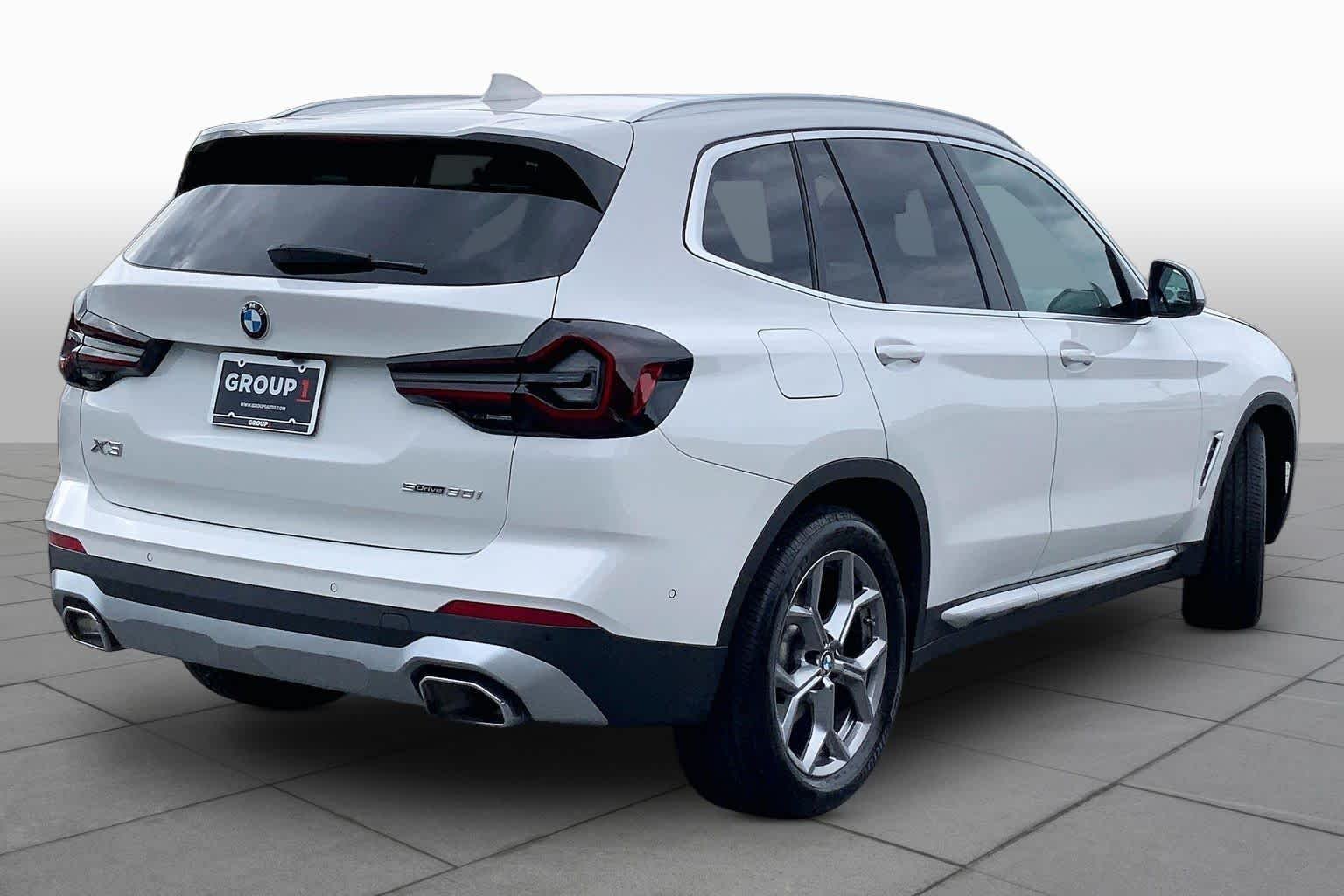 Used 2024 Alpine White BMW sDrive30i image 13