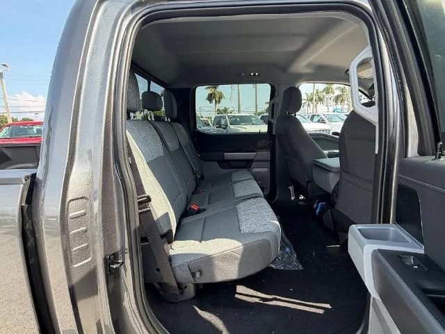 New 2027 Carbonized Gray Metallic Ford F-350® XLT image 31