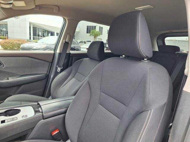 Used 2023 Super Black Nissan S image 13