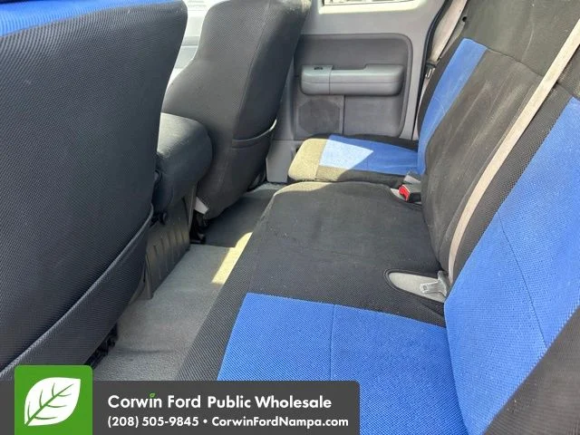 Used 2007 Blue Ford  image 26