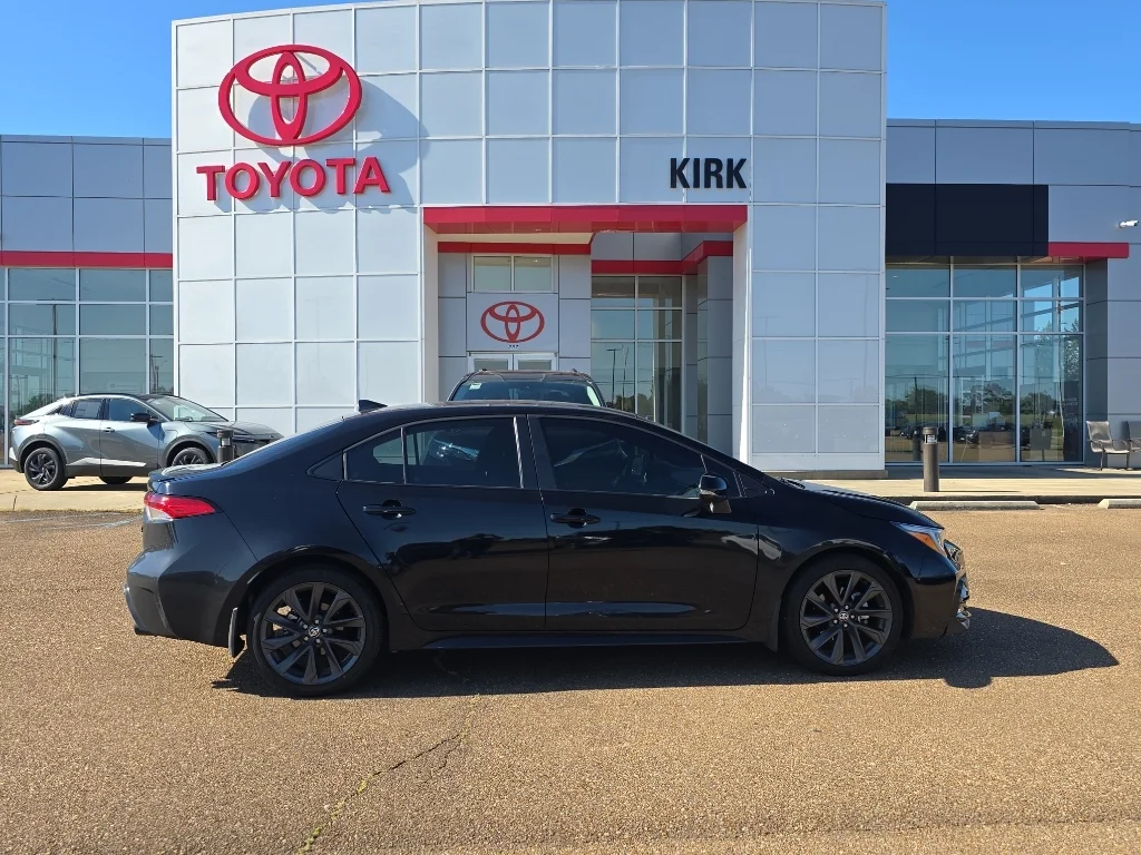 2025 Toyota Corolla SE CVT's photo