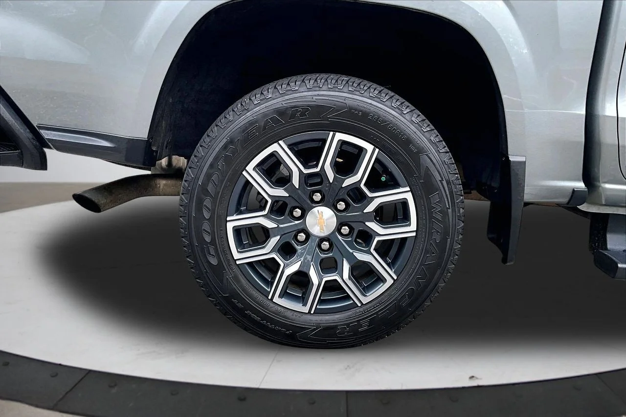 Used 2023 Gray Chevrolet LT image 36