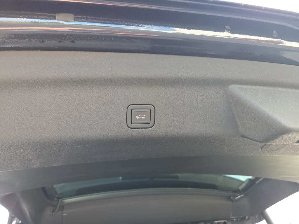 Used 2023 Gray Chevrolet RST image 28