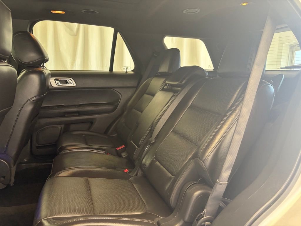 Used 2014 Ingot Silver Ford Limited image 26