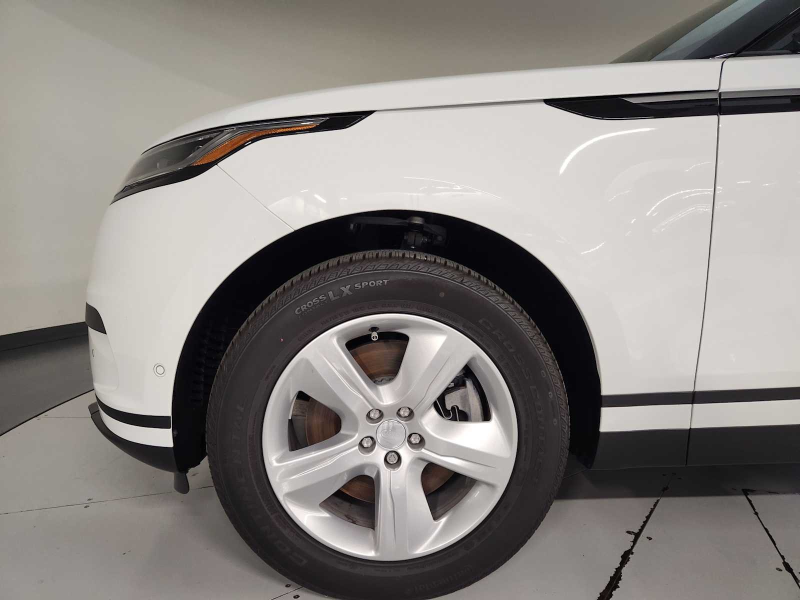 Used 2026 Fuji White Land Rover S image 11