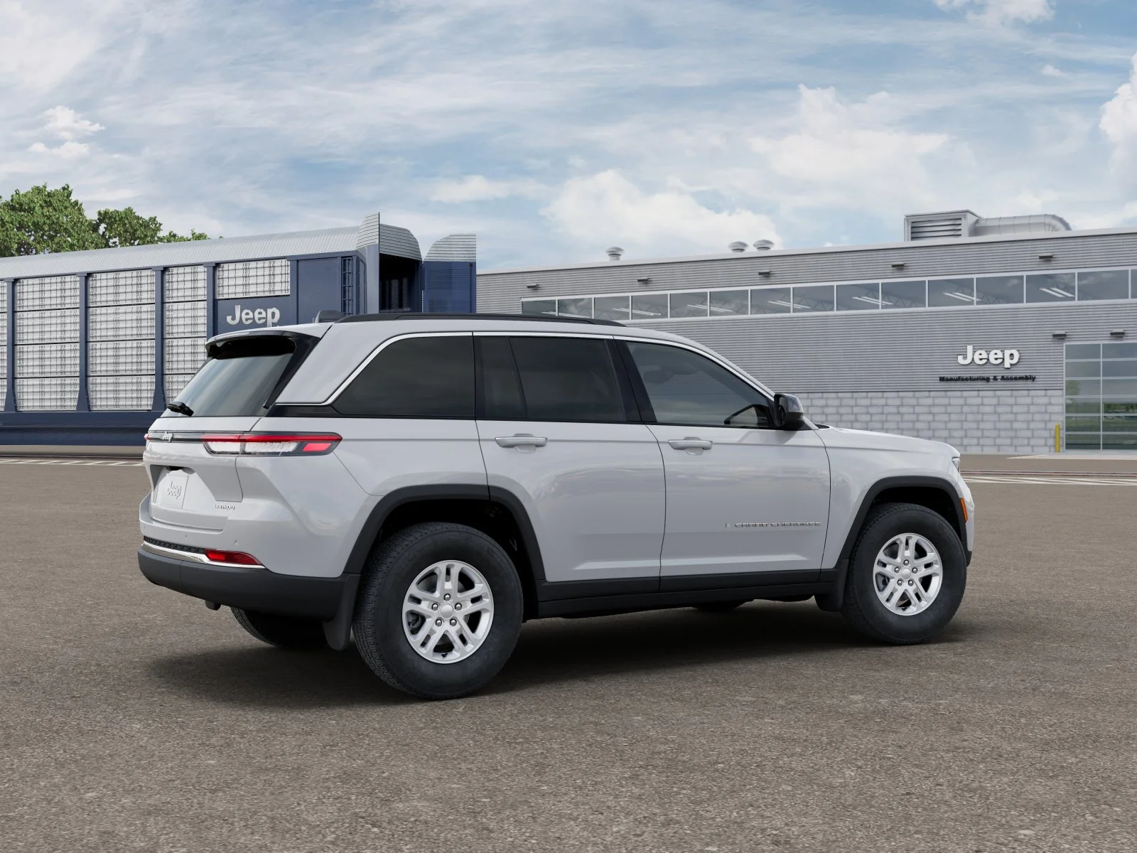 New 2025 Bright White Clear-Coat Exterior Paint Jeep Laredo image 5
