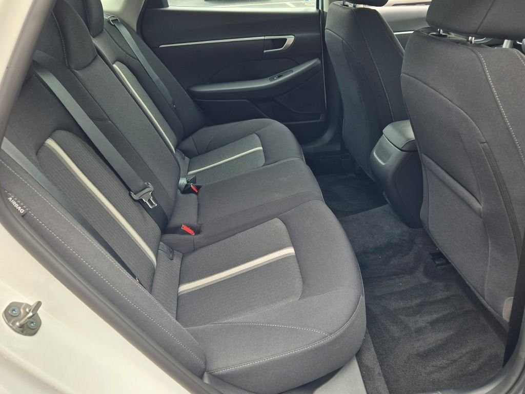 Used 2026 White Hyundai SE image 9