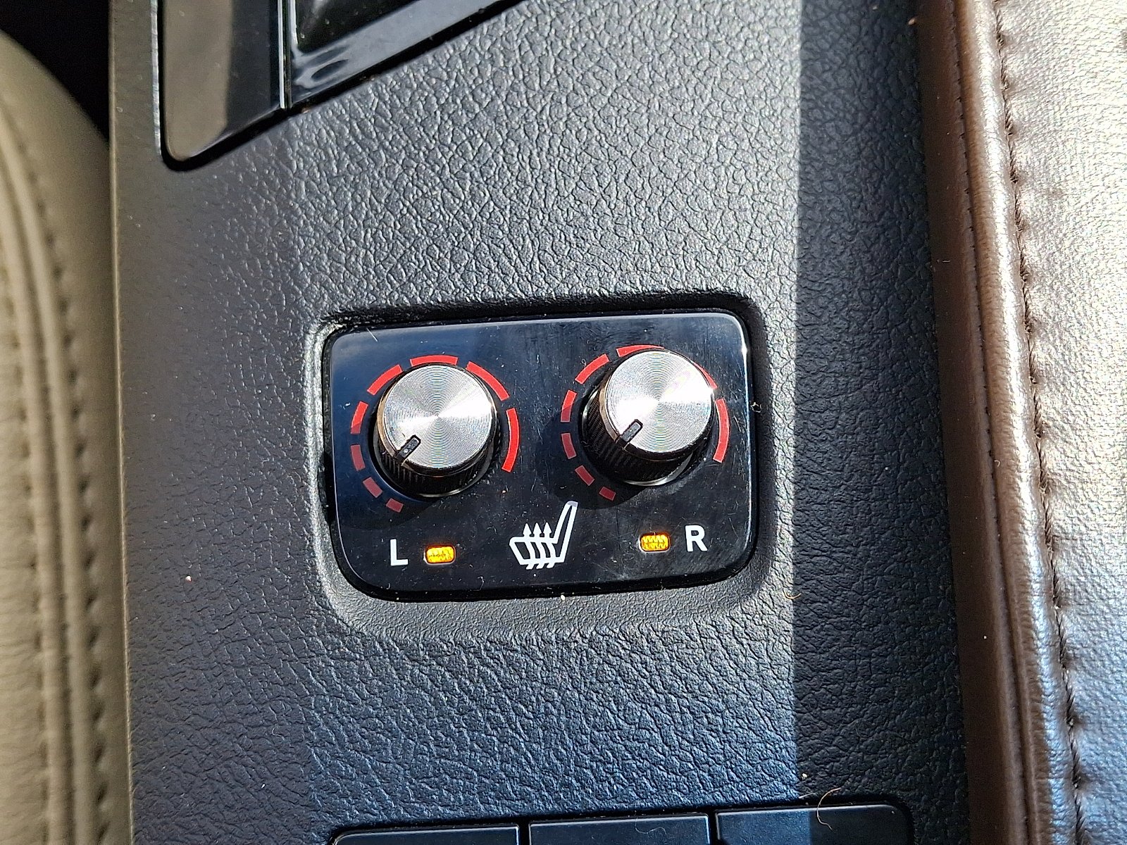 Used 2016 Blizzard Pearl - 070 Toyota Touring image 24