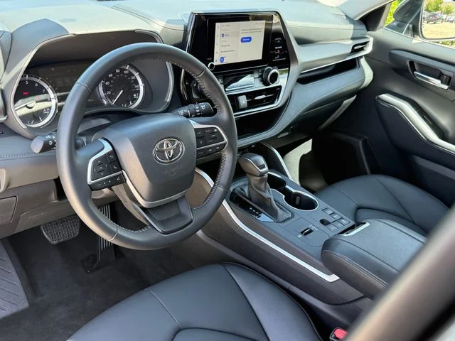 Used 2025 Gray Toyota XLE image 9