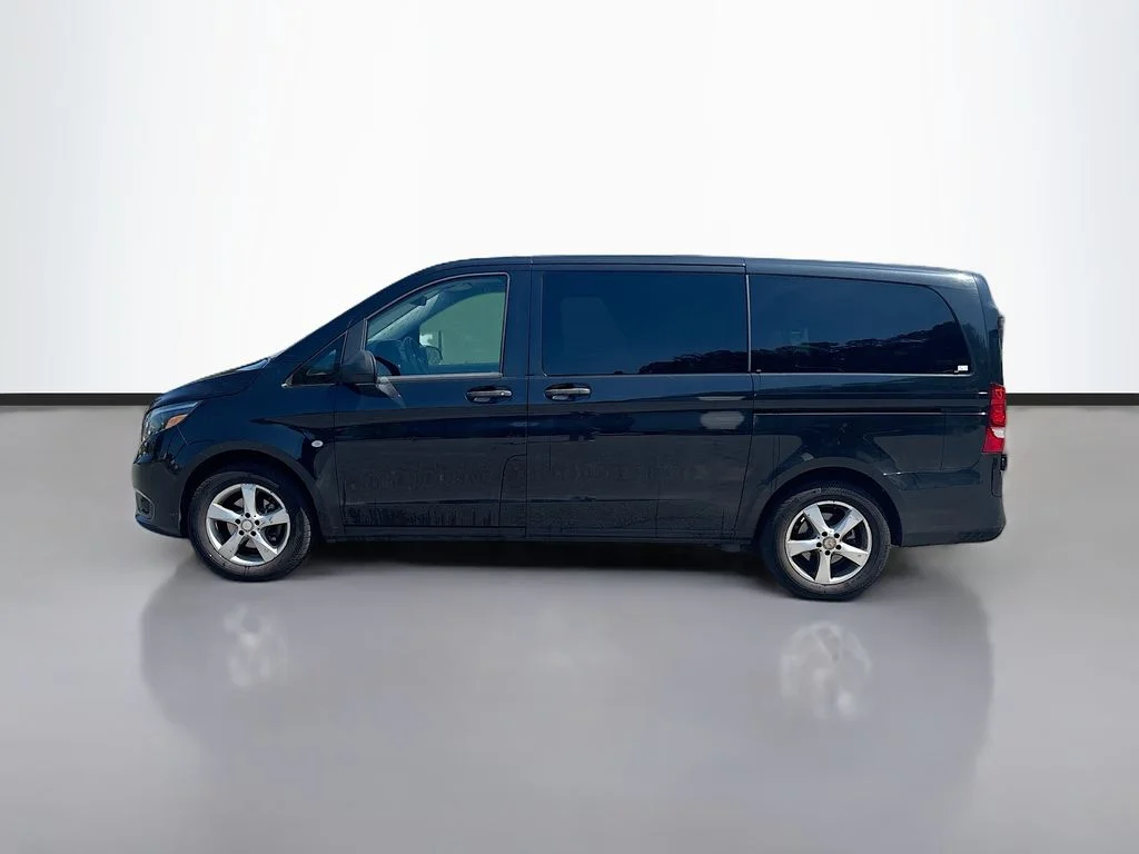 Used 2018  Mercedes-Benz Cargo image 6