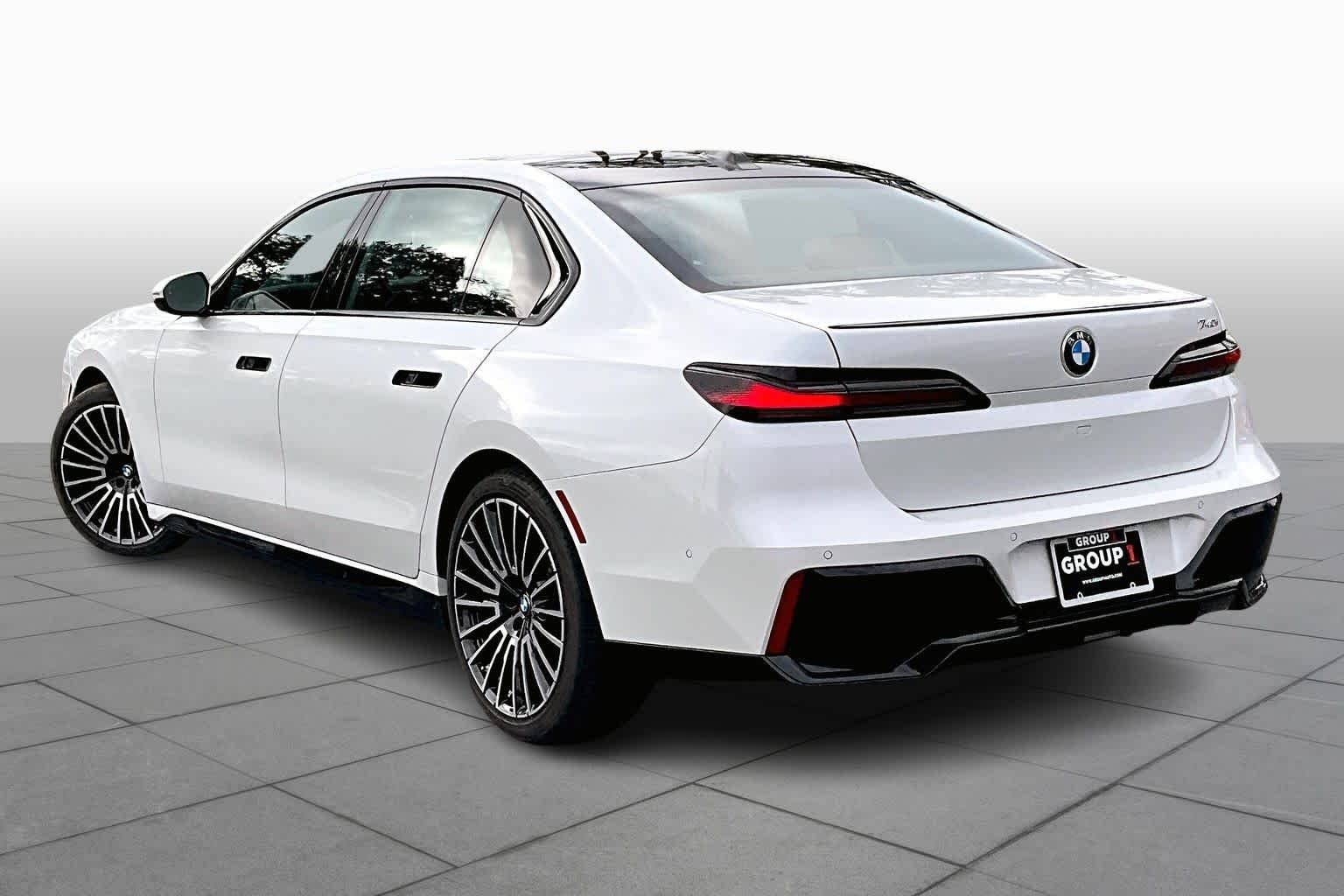 Used 2026 Mineral White Metallic BMW 740i image 12