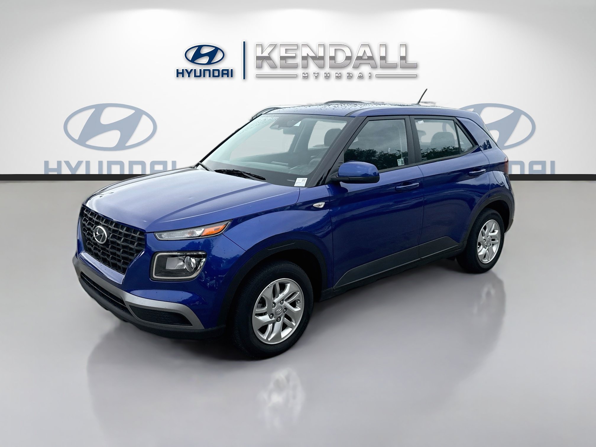 Used 2024 Intense Blue Hyundai SE image 3