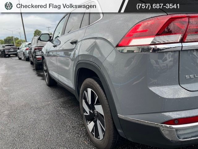 Used 2025 Pure Gray Volkswagen 2.0T SEL image 8