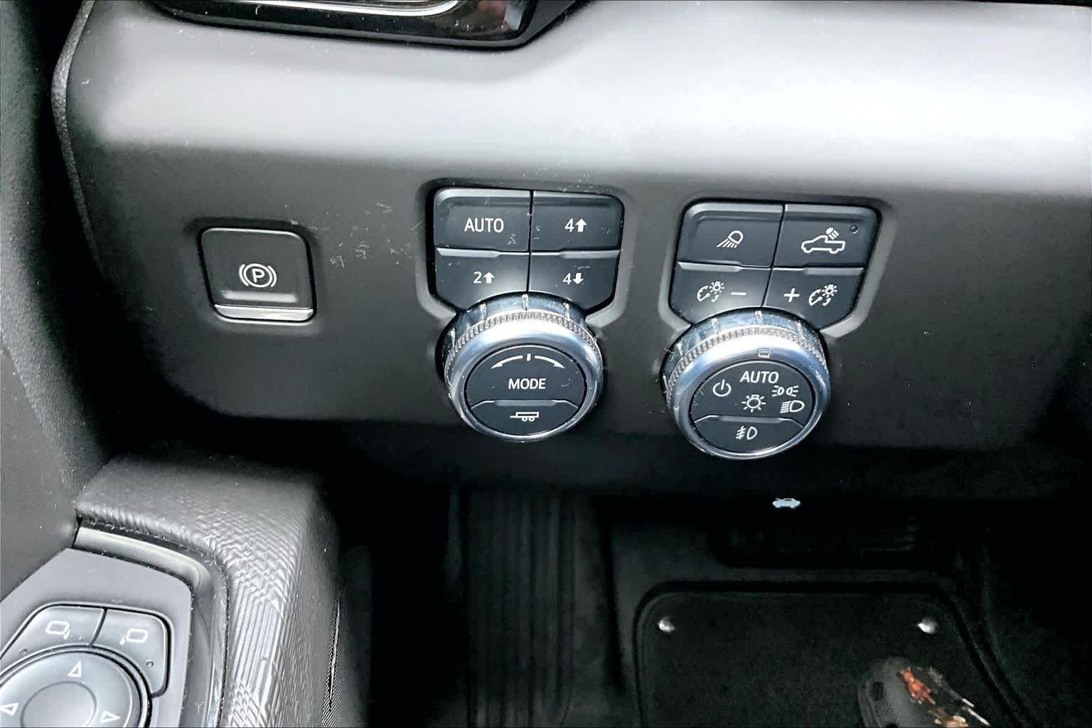 Used 2023 Dynamic Blue Metallic GMC AT4X image 34