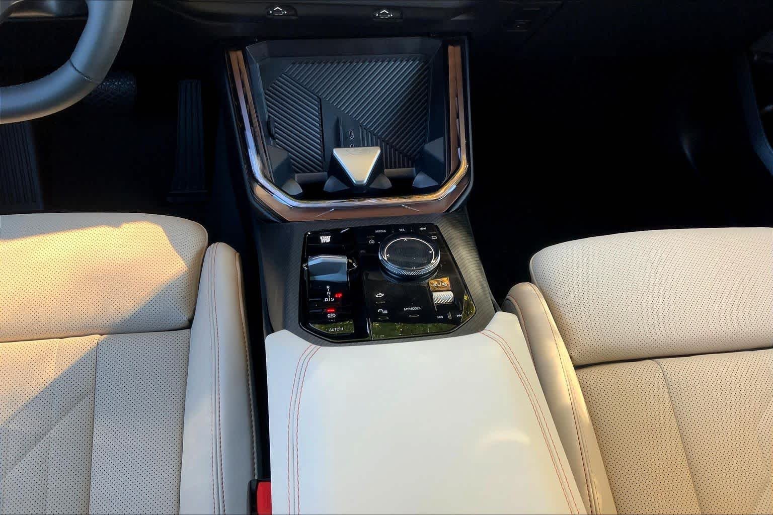 Used 2026 Mineral White Metallic BMW 30 xDrive image 7