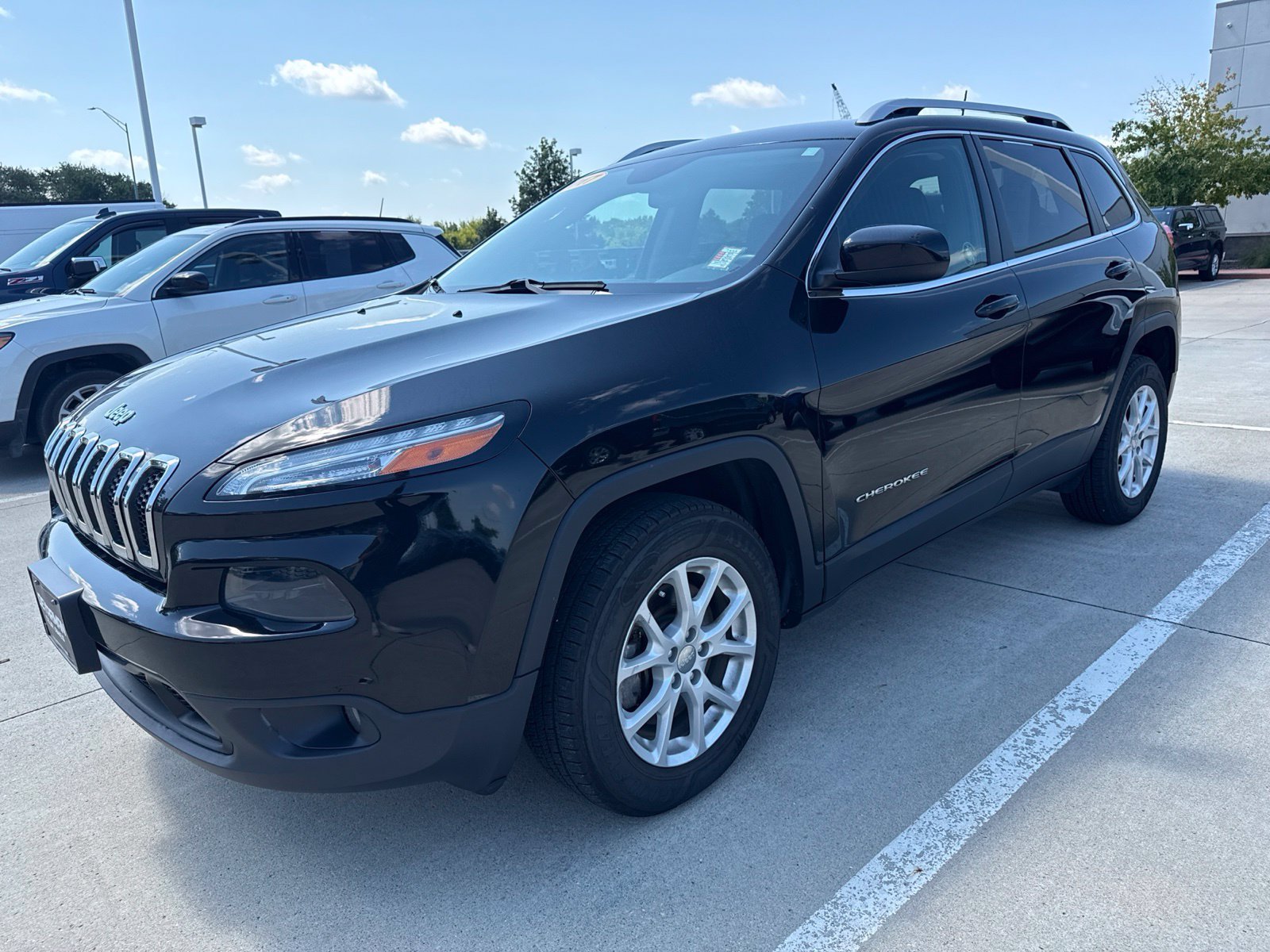 Used 2017 Black Jeep Latitude image 2