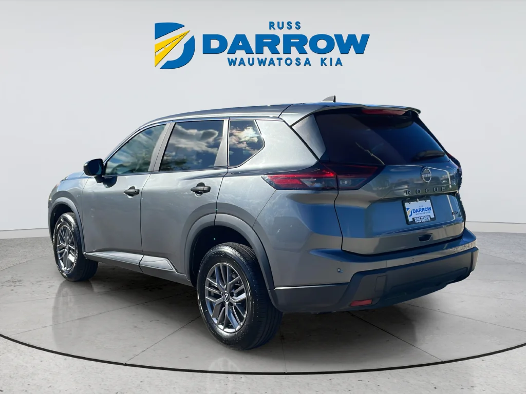 Used 2024 Gray Nissan S image 3