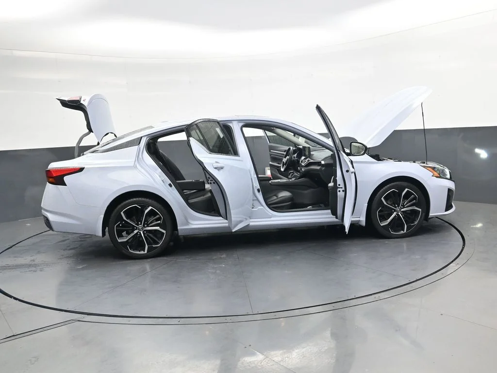 Used 2023 Gray Nissan 2.5 SR image 51