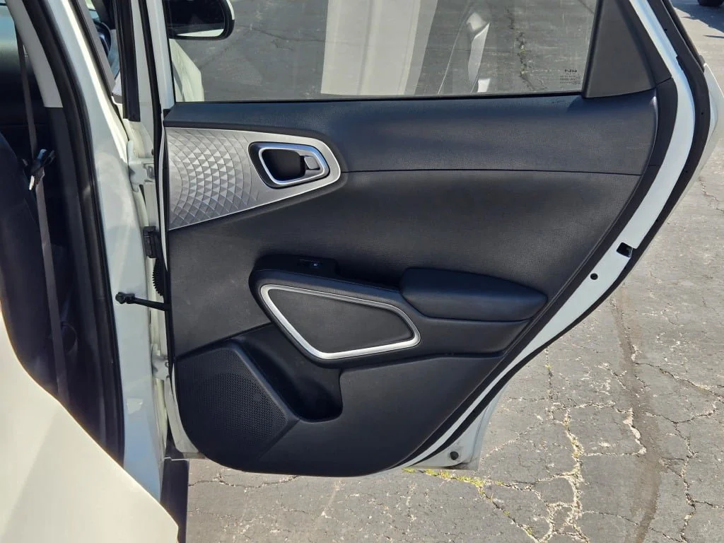 Used 2025 White Kia LX image 9