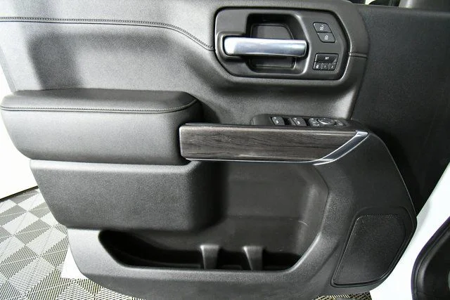 Used 2021 White Chevrolet LTZ image 22