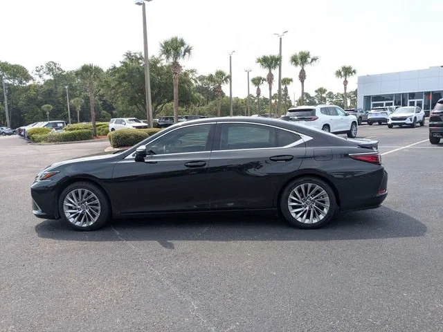 Used 2022 Caviar Lexus ES 350 Ultra Luxury image 6