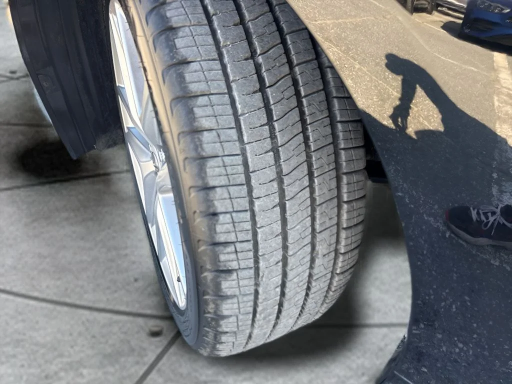 Used 2015 Black Lexus 200h image 32