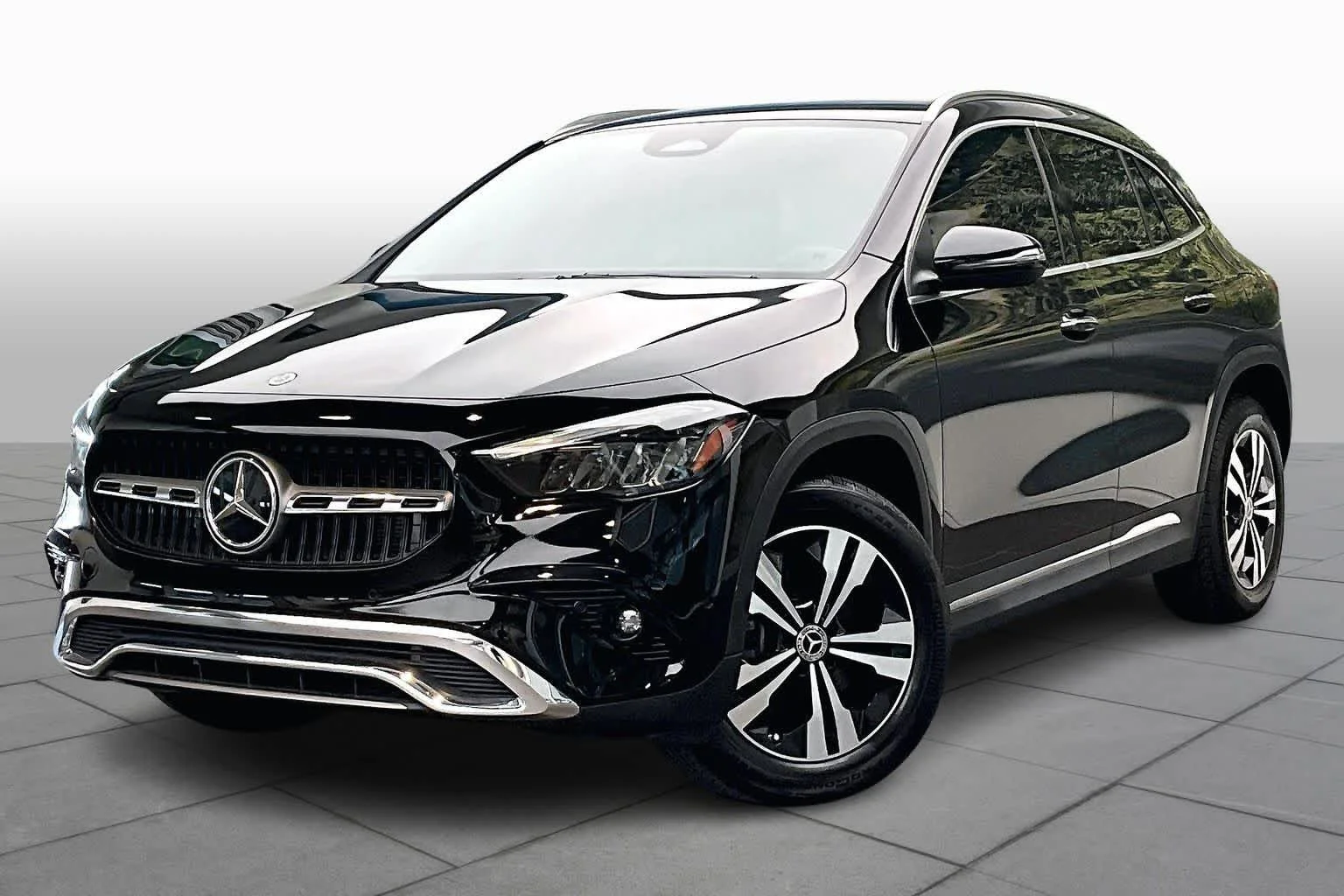 Used 2025 Night Black Mercedes-Benz GLA 250 image 2