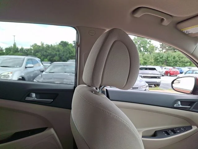 Used 2017 Red Hyundai SE image 13