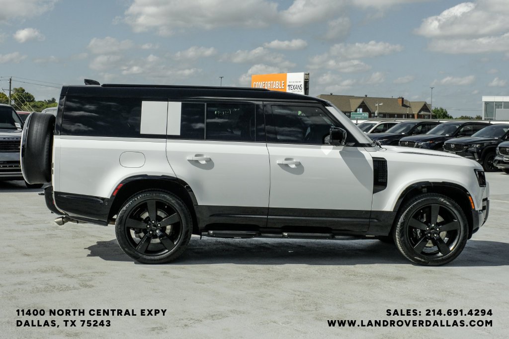 Used 2026 Fuji White Land Rover V8 image 7