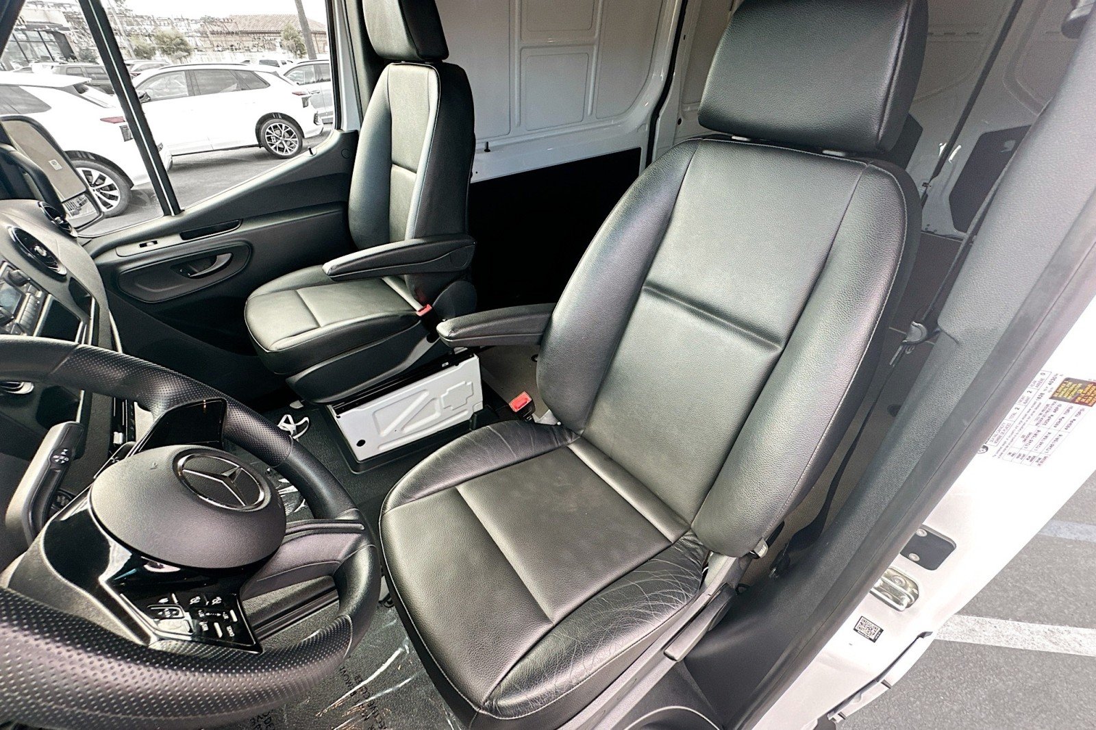Used 2025 Arctic White Mercedes-Benz  image 17