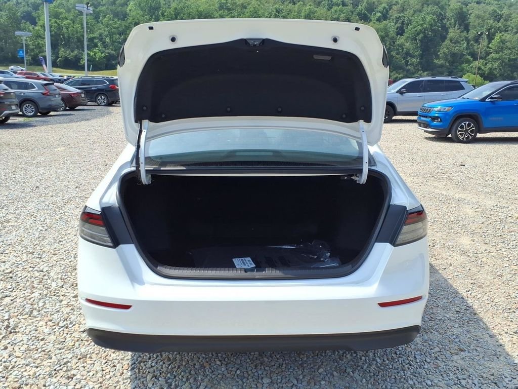 Used 2026 White Honda LX image 7