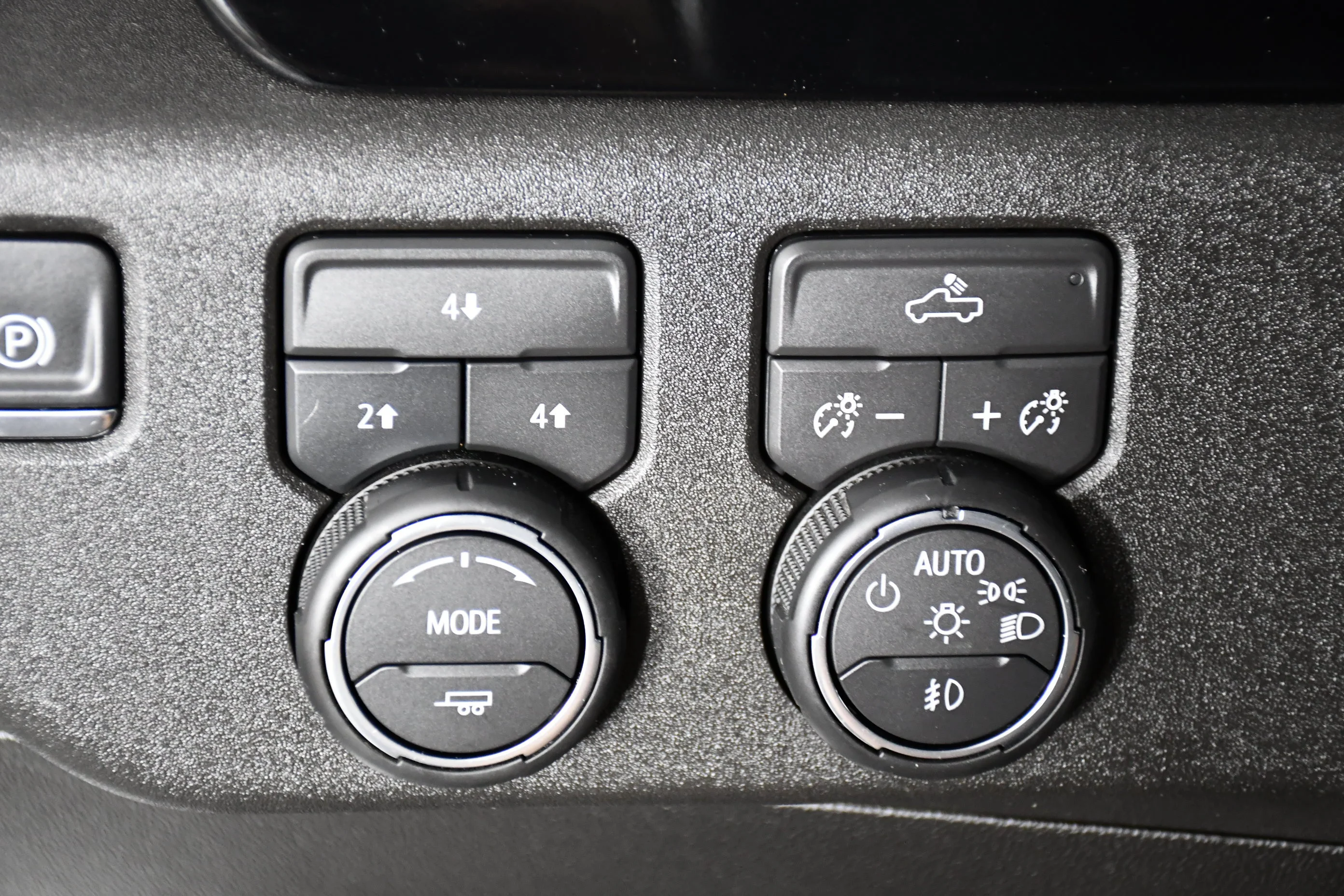 Used 2025 Summit White Chevrolet LT image 36