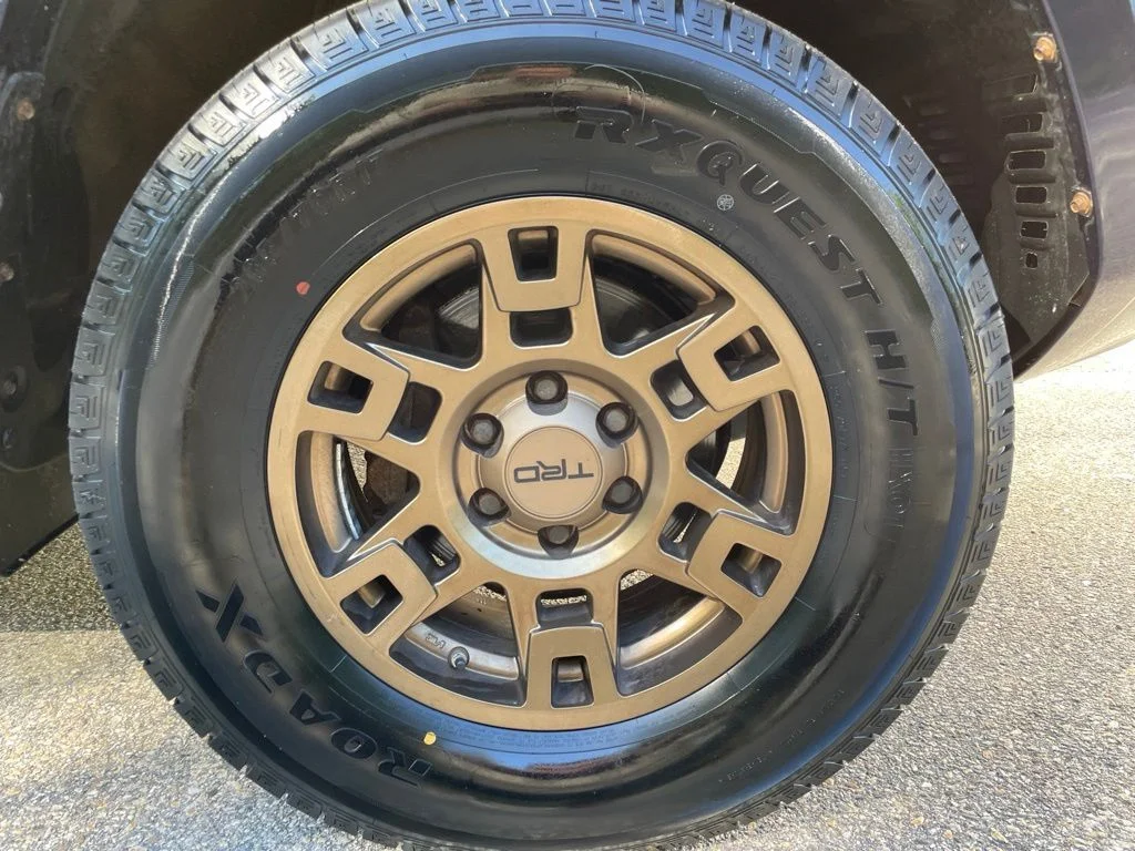 Used 2017 Blue Toyota SR5 image 6