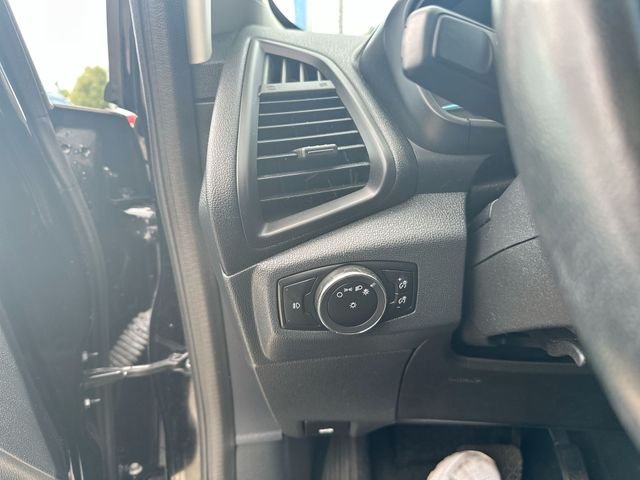 Used 2019 Black Ford SE image 19