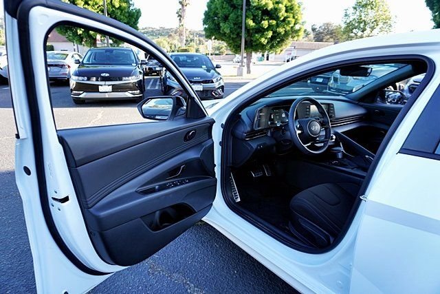 Used 2026 White Hyundai SEL Sport image 32