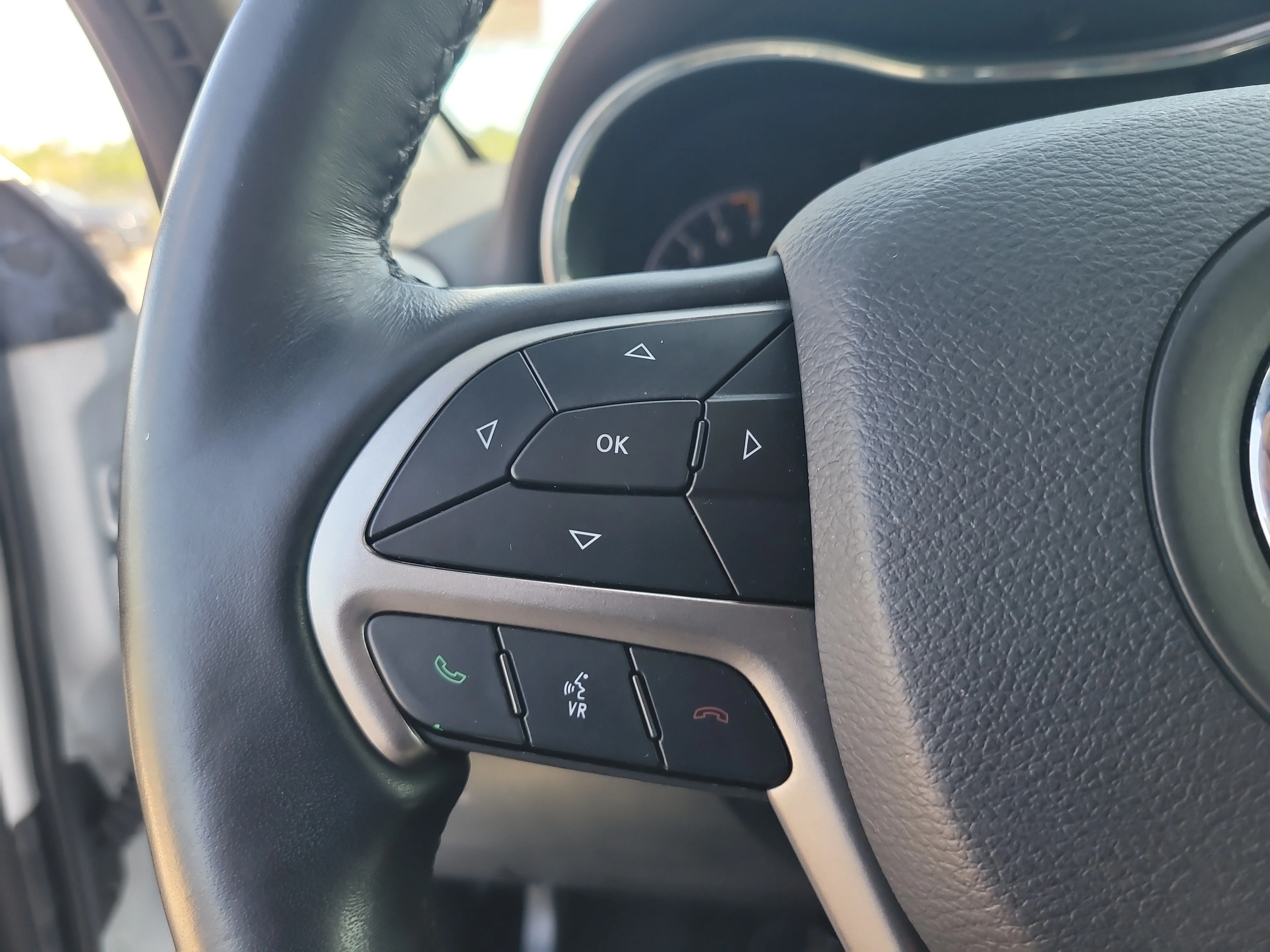 Used 2020 Bright White Clearcoat Jeep Limited image 28