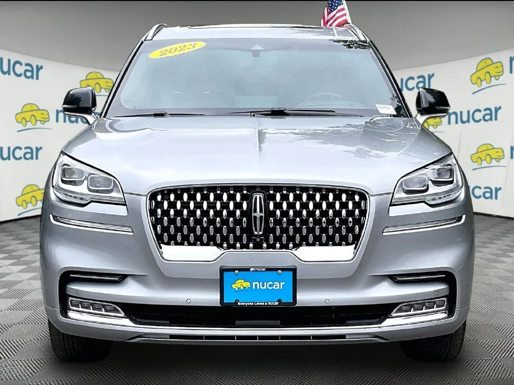 Used 2023 Silver Lincoln Black Label image 2