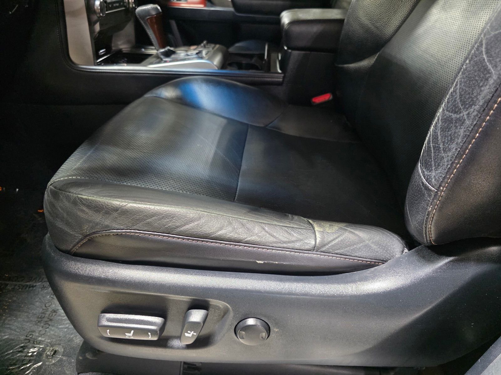 Used 2016 Gray Pearl Lexus 460 image 25